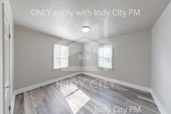 Building Photo - 3220 E 34th St
