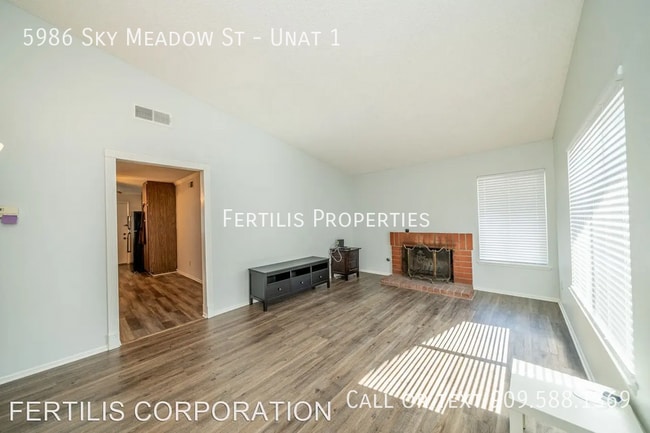 Building Photo - 5986 Sky Meadow St