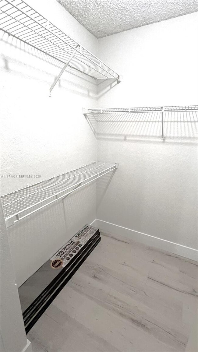 Building Photo - 2831 N Oakland Forest Dr