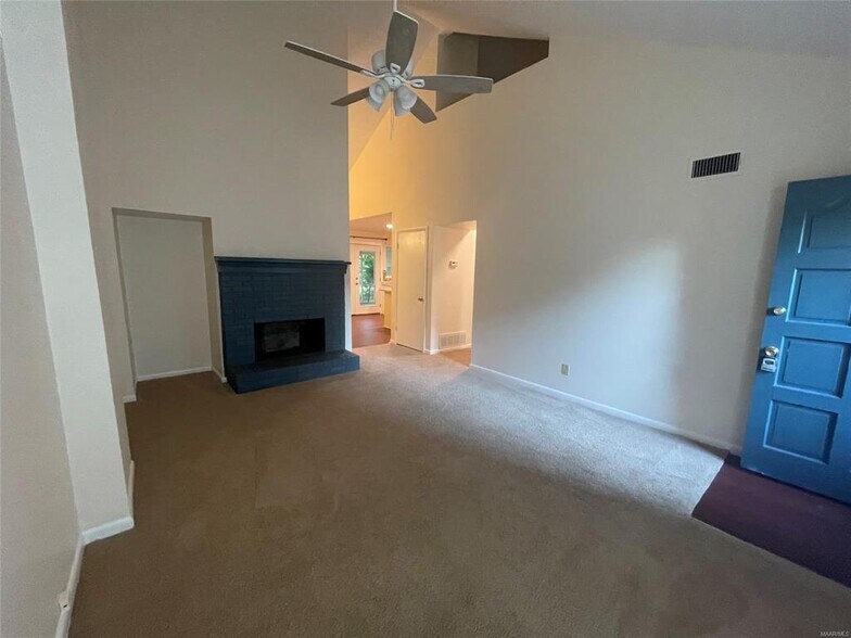 Building Photo - 55 Rosewood Ct