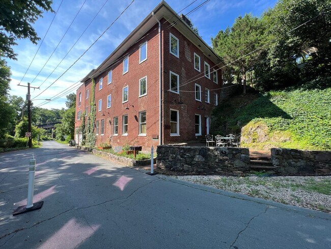 Building Photo - Historic Woolen Mills Mill House