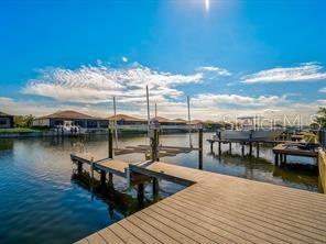 Building Photo - 714 16th Ave E