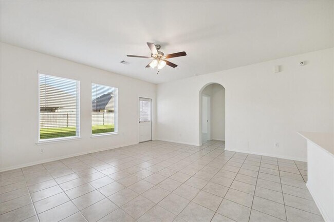 Building Photo - 2602 Ocean Key Dr