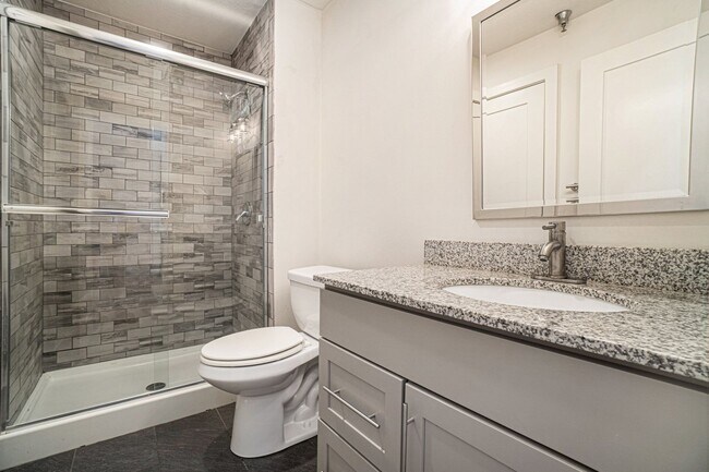 Building Photo - Modern 1 Bedroom, 1 Bath Apartment Home  L...