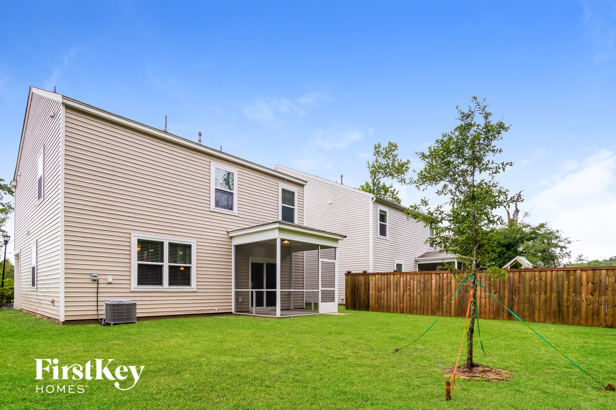 Building Photo - 9660 Roseberry St
