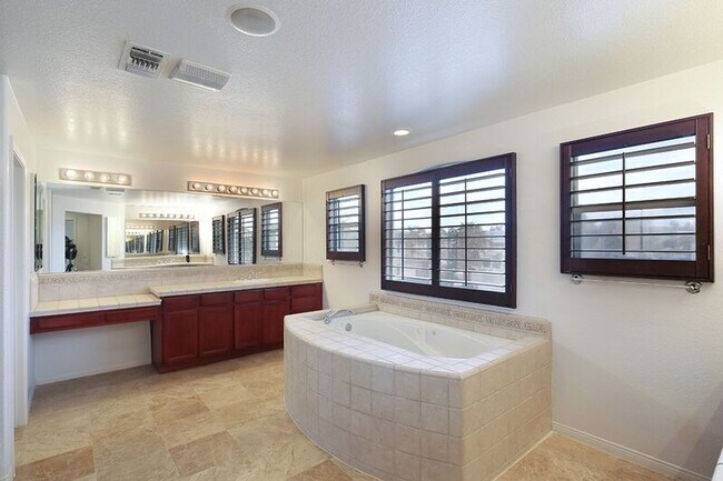 Building Photo - 26400 Castle Ln