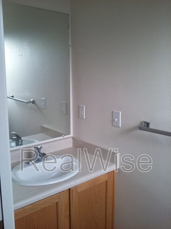 Building Photo - 327 Pardee Ln