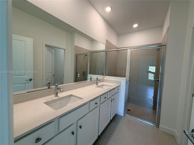 Building Photo - 3917 Passion Vine Dr