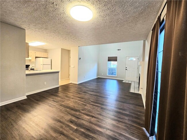 Building Photo - 2734 Highland Ridge NW