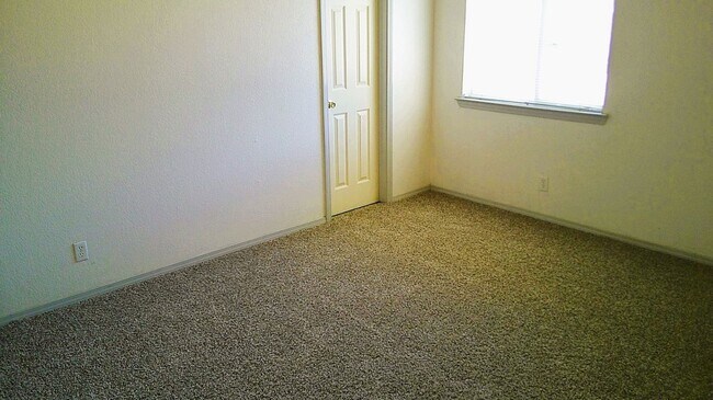 Building Photo - Gorgeous Single Level Westside Home With R...