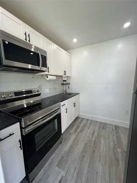 Building Photo - 925 NW 59th St