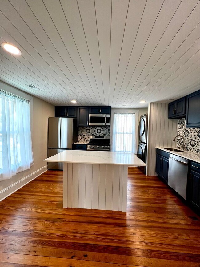 Building Photo - 21 S Church St