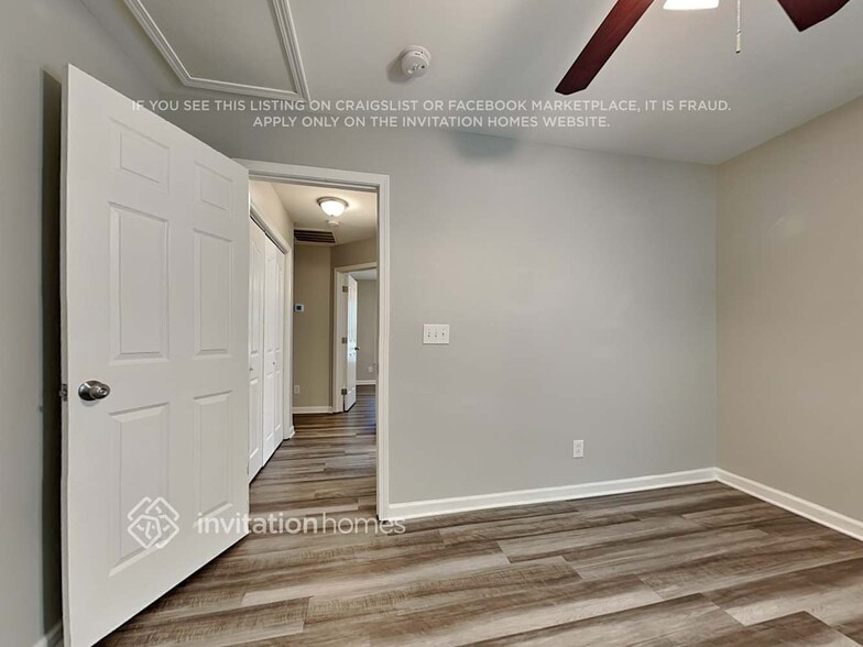 Building Photo - 9947 Davis Lake Pkwy