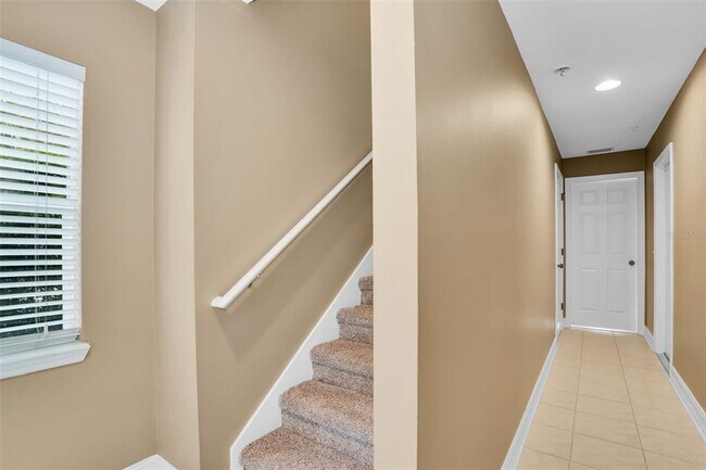 Building Photo - 7100 Sunset Way