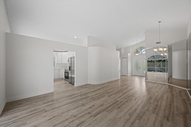 Building Photo - 12781 Meadowbreeze Dr