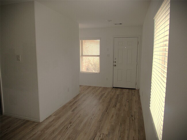 Building Photo - 8831 Bar Hbr Dr