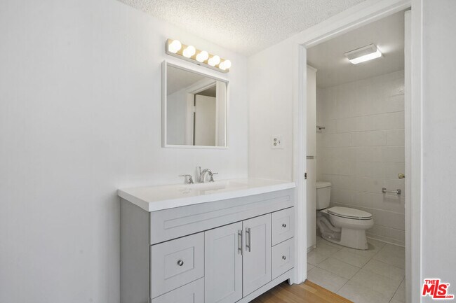 Building Photo - 10966 Rochester Ave