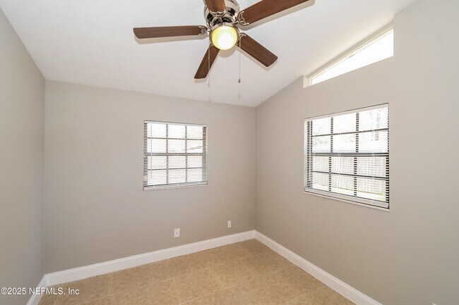 Building Photo - 7613 Crest Dr N