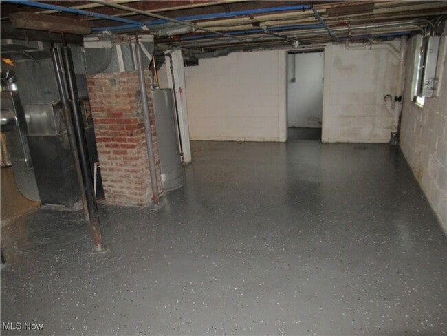 Building Photo - 118 W Glendale St