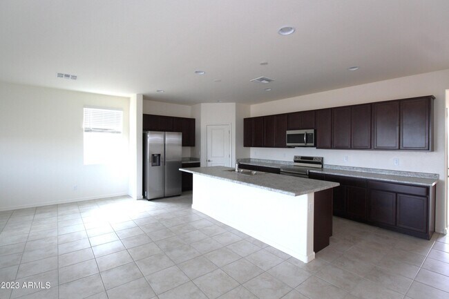 Building Photo - 1126 E Westwood Dr