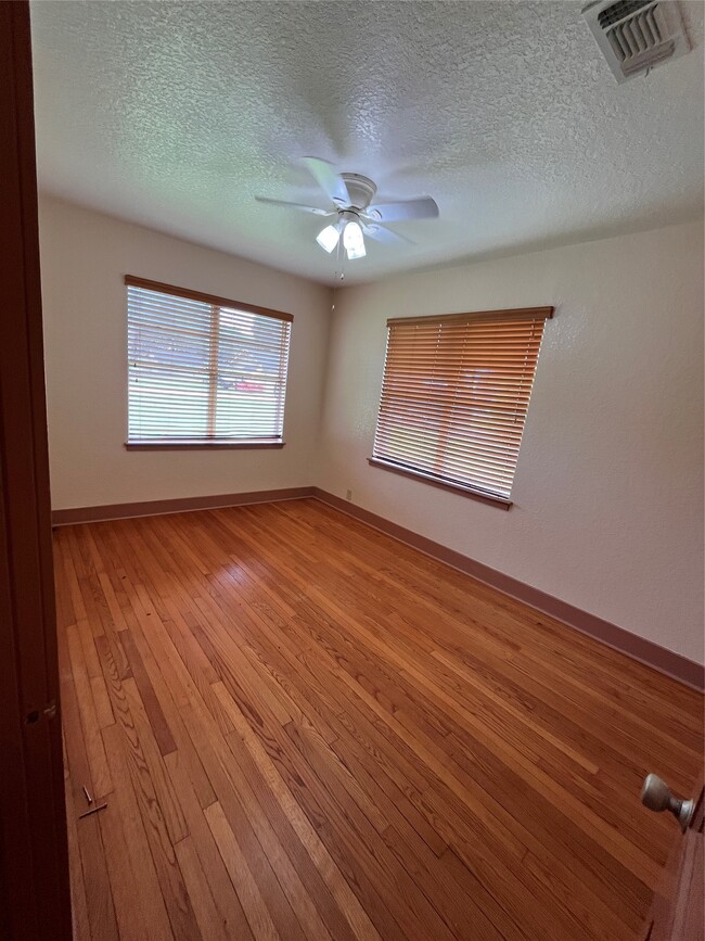 Building Photo - 1527 Boling Dome Dr