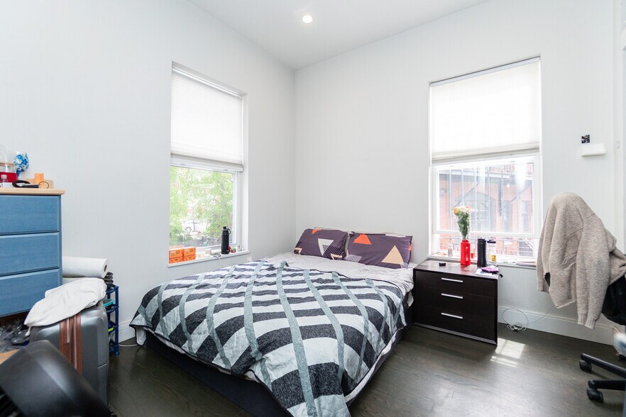 Building Photo - 78 Forest St