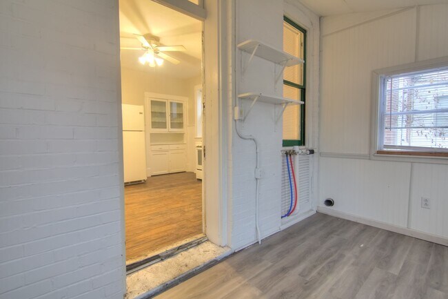 Building Photo - 3640 Gustine Ave