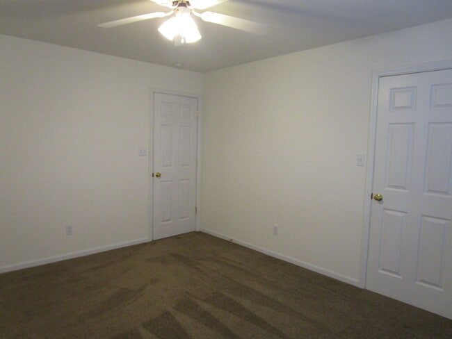 Building Photo - 5001-5003 Betty Jean Way