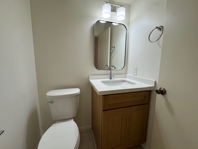 Building Photo - 2504 Levante St