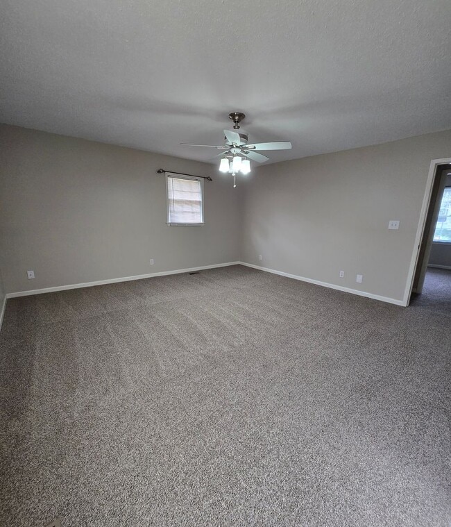Building Photo - Beautiful 3-Bedroom Home with Bonus Room i...