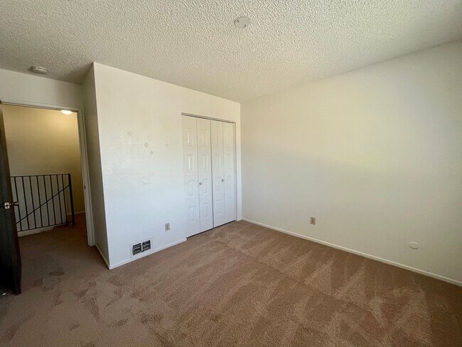 Building Photo - 2 Bed/1 Bath Foothill Farms Condo with Private Patio