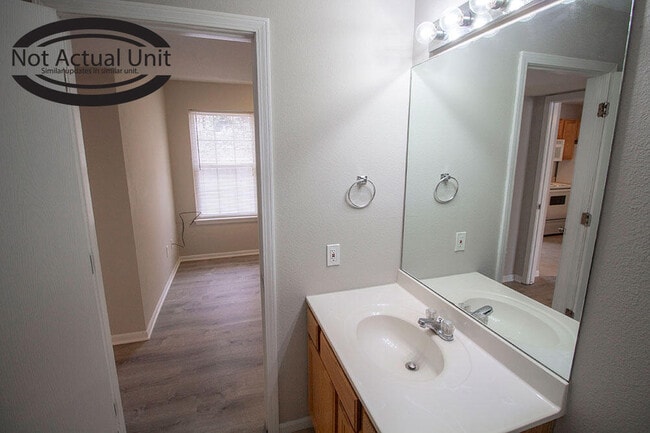 Building Photo - 1604 Citadel Dr