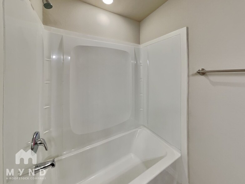 Building Photo - 801 Rolling Terrace Cir