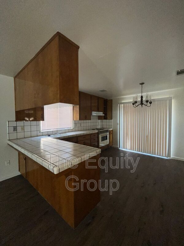 Building Photo - 4601 W Cypress Ave