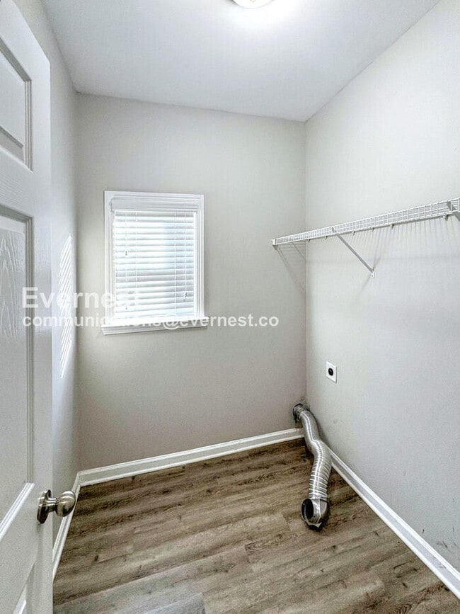 Building Photo - 2768 Summit Pkwy SW