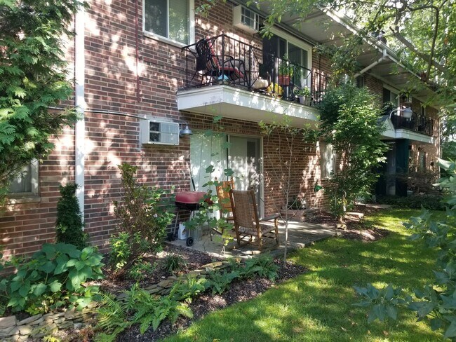 Building Photo - Chagrin Falls Condo for rent