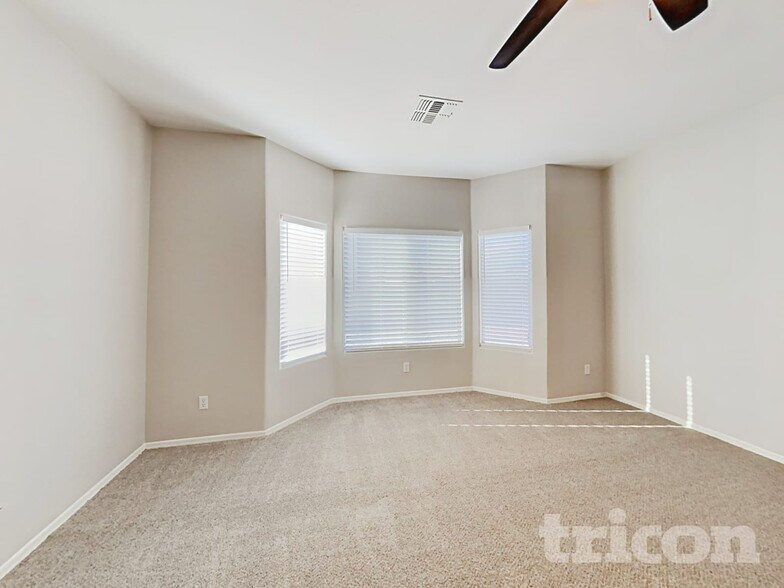 Building Photo - 14621 W Ventura St