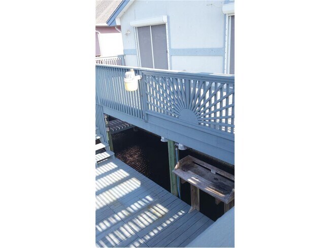 Building Photo - 13977 Blackbeard Dr