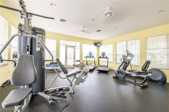 Building Photo - 15150 Royal Windsor Ln