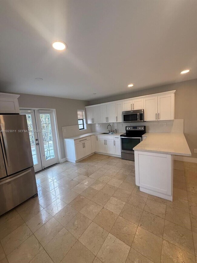 Building Photo - 3281 NW 14th Terrace