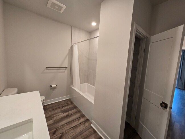 Building Photo - One Bedroom with Office