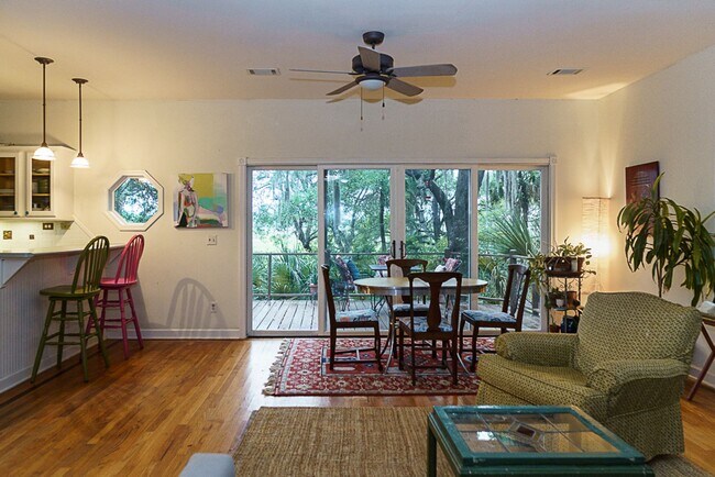 Building Photo - Amazing sunsets at this waterfront home