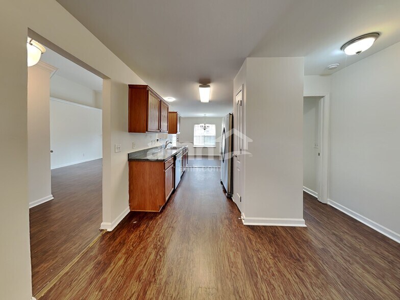 Building Photo - 3009 Rock Springs Rd