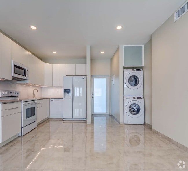 Building Photo - Capri Elite Holdings LLC