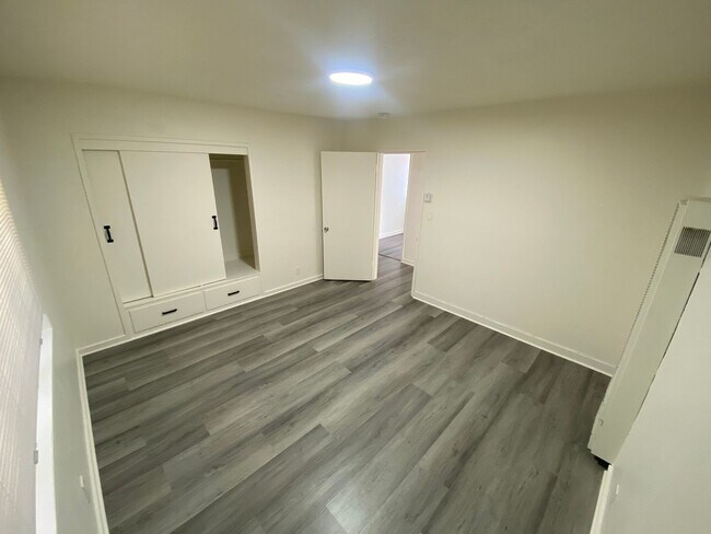 Building Photo - Brand New Spacious Oakland Hills home