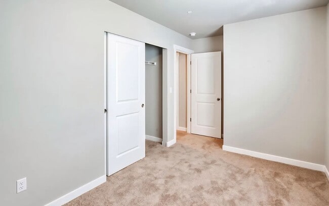 Building Photo - Newly Built 4bd 2.5ba in LSSD
