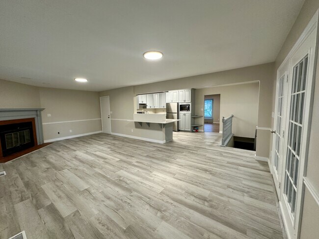 Building Photo - 2129 Creek Way