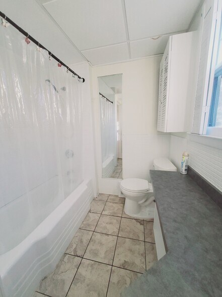 Building Photo - 36 Givens Ave