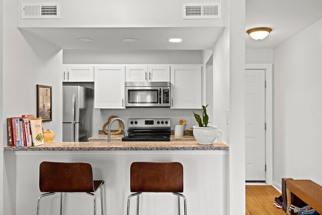 Building Photo - Adorable Upgraded Condo Available Soon!