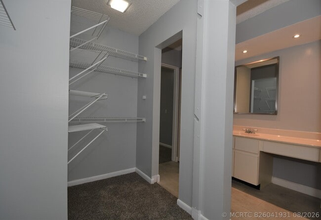 Building Photo - 5087 Oakhill Ln